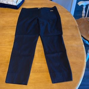 Navy size 6 Tory Burch dress pants